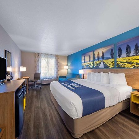 Days Inn By Wyndham Lathrop Luaran gambar