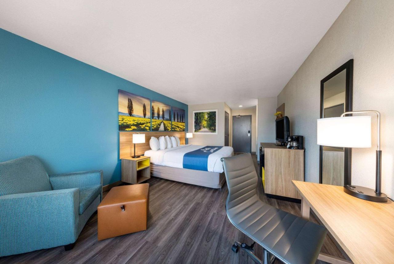 Days Inn By Wyndham Lathrop Luaran gambar