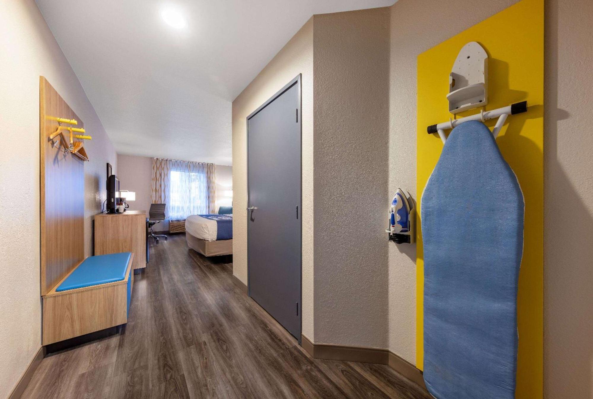 Days Inn By Wyndham Lathrop Luaran gambar