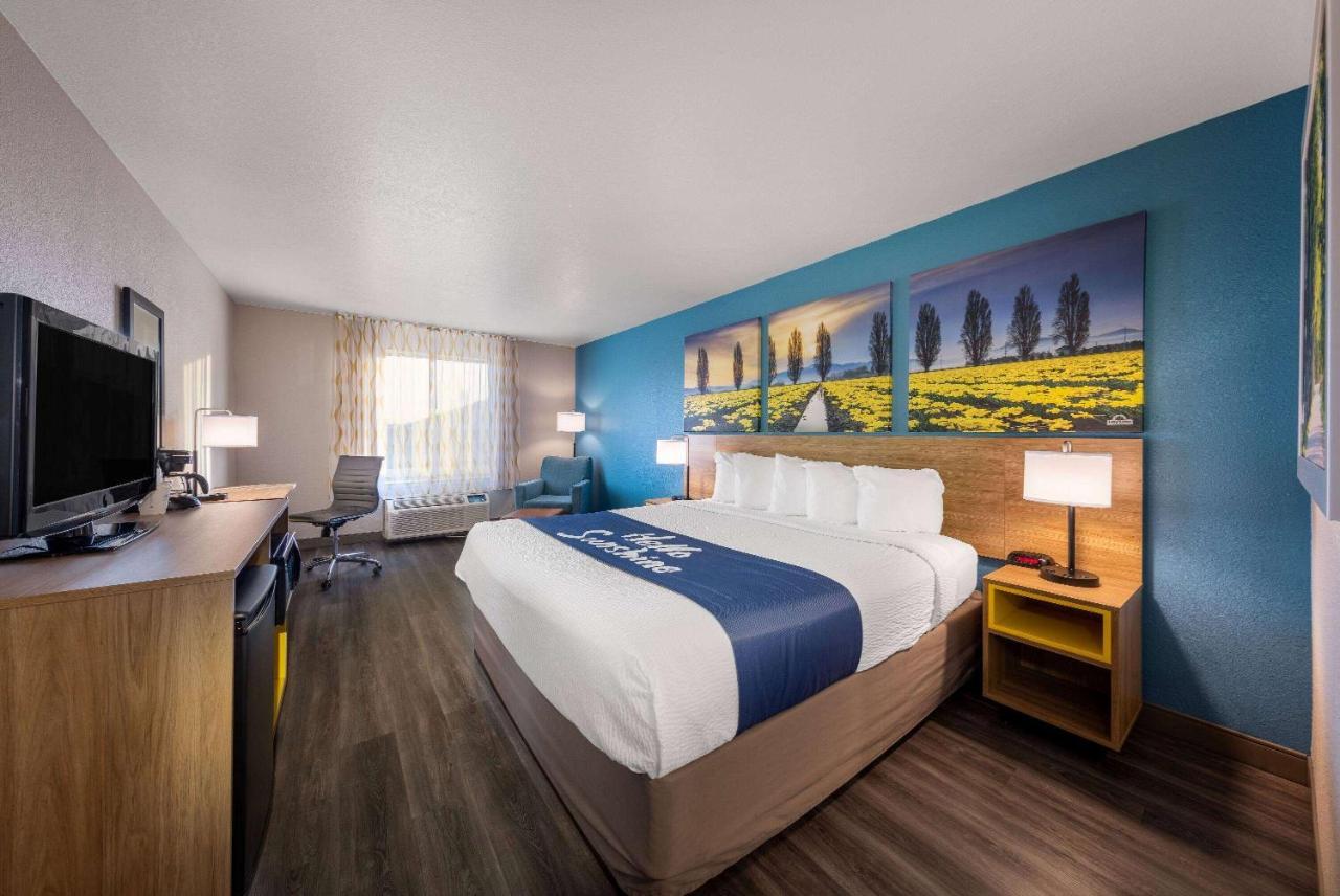 Days Inn By Wyndham Lathrop Luaran gambar