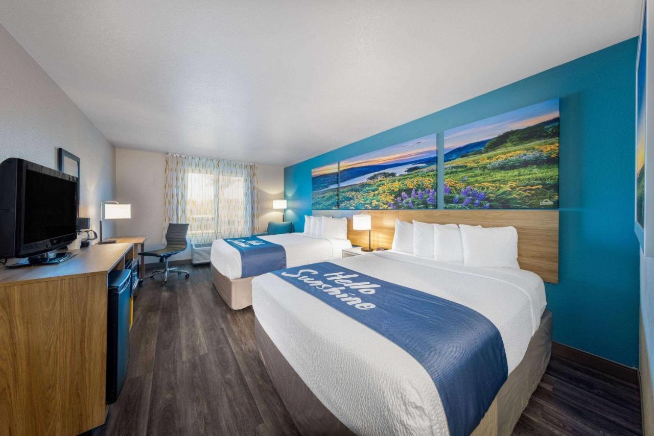Days Inn By Wyndham Lathrop Luaran gambar