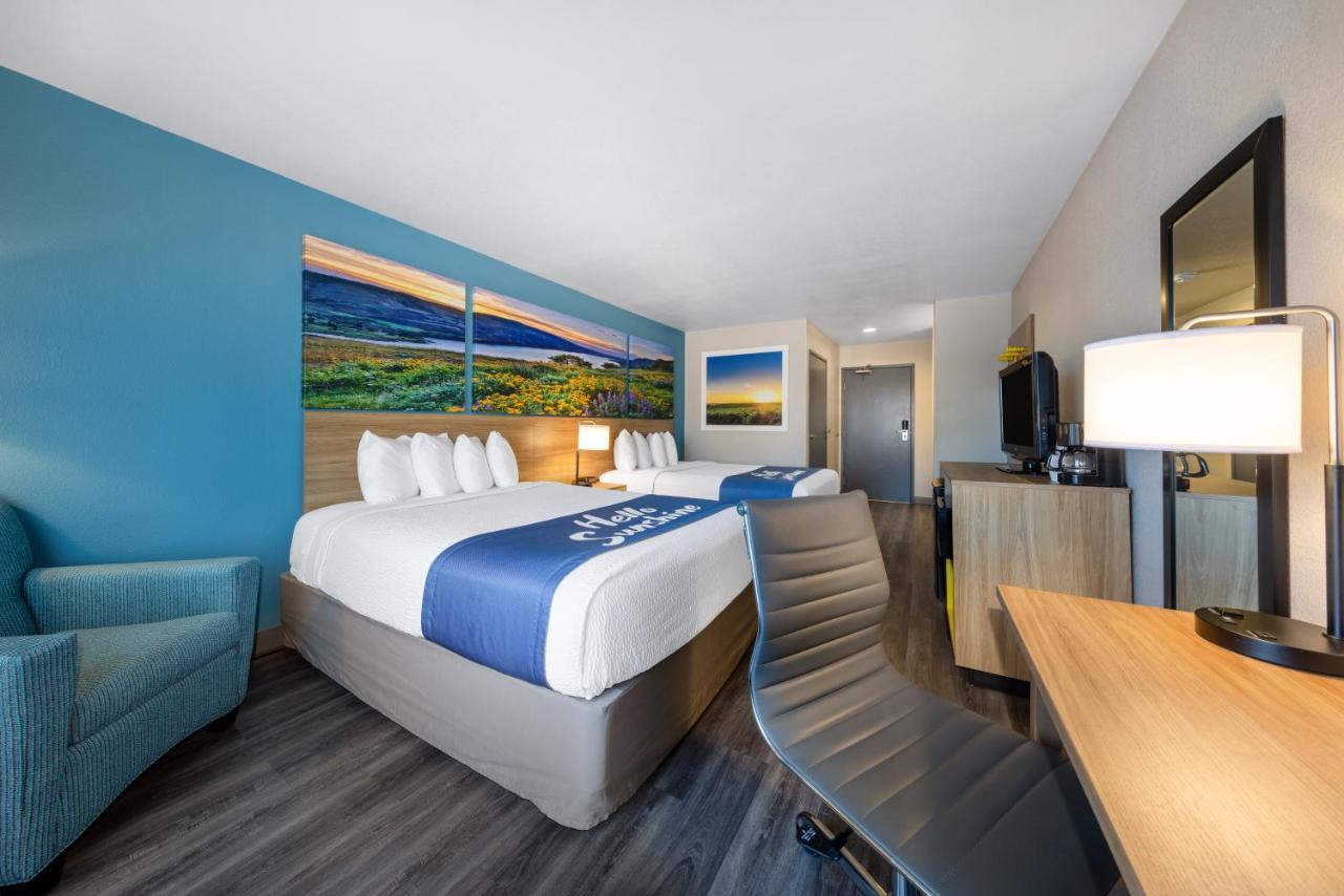 Days Inn By Wyndham Lathrop Luaran gambar